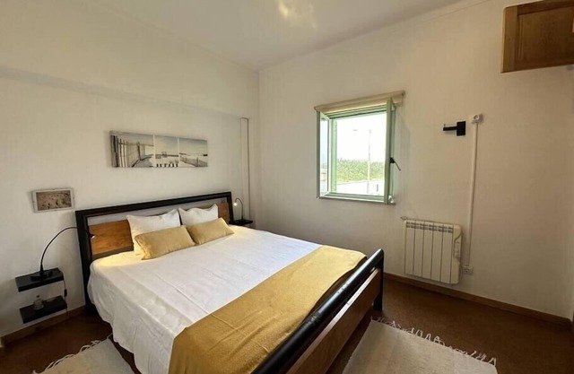 This comfortable and beautiful apartment, with 2 bedrooms and sea view, in...