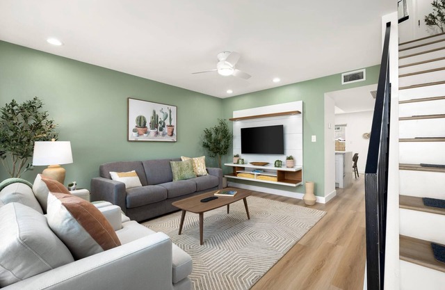 This condominium is a 2 bedroom(s), 1.5 bathrooms, located in Indio, CA.