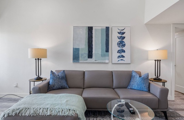 This condominium is a 2 bedroom(s), 2 bathrooms, located in Scottsdale, AZ.