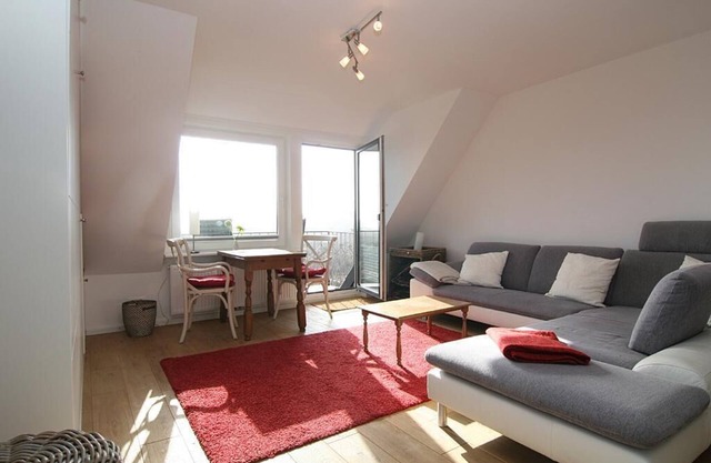 Diese gemütliche 2-Raum-Wohnung befindet sich in unmittelbarer Nähe...