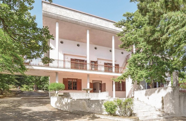 9 Zimmer Unterkunft in Corigliano Rossano