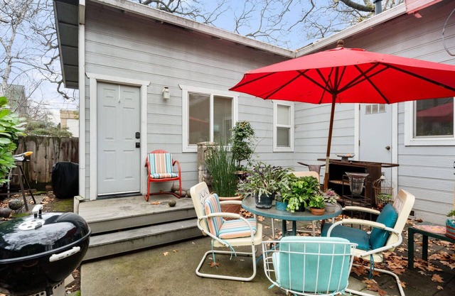 This guest house is a 0 bedroom(s), 1 bathrooms, located in Chico, CA.