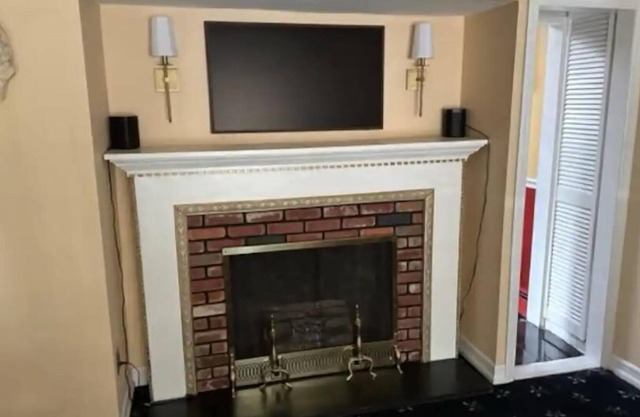 This house is a 3 bedroom(s), 2 bathrooms, located in Huntington Station, NY.