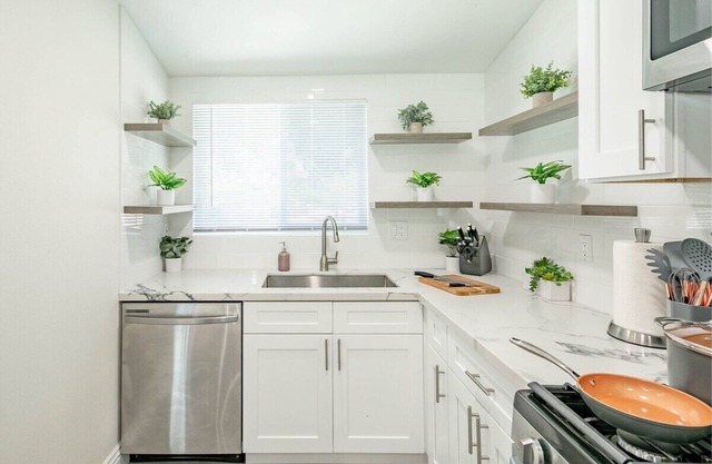 This house is a 3 bedroom(s), 2 bathrooms, located in Bellflower, CA.