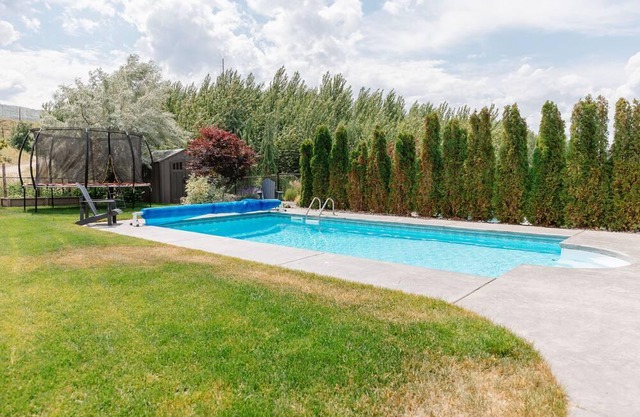 This house is a 3 bedroom(s), 3.5 bathrooms, located in Kelowna, BC.