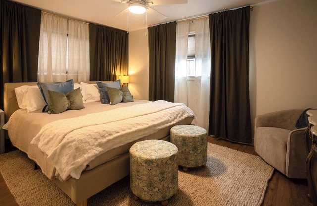 This house is a 3 bedroom(s), 2 bathrooms, located in Central Point, OR.