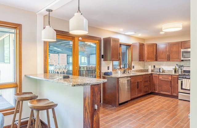 This house is a 4 bedroom(s), 3 bathrooms, located in Kingston, NY.