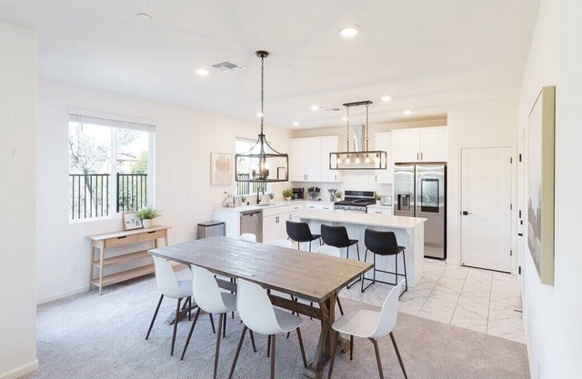 This house is a 4 bedroom(s), 3 bathrooms, located in Rocklin, CA.