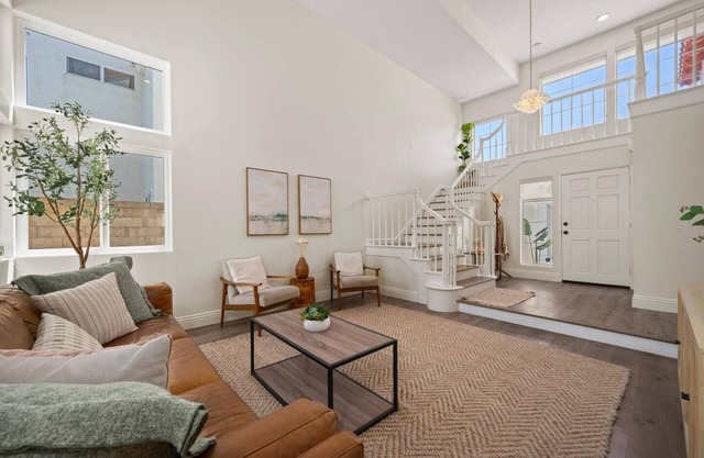 This house is a 4 bedroom(s), 3 bathrooms, located in Mission Viejo, CA.