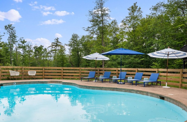 This house is a 5 bedroom(s), 3.5 bathrooms, located in Kerhonkson, NY.