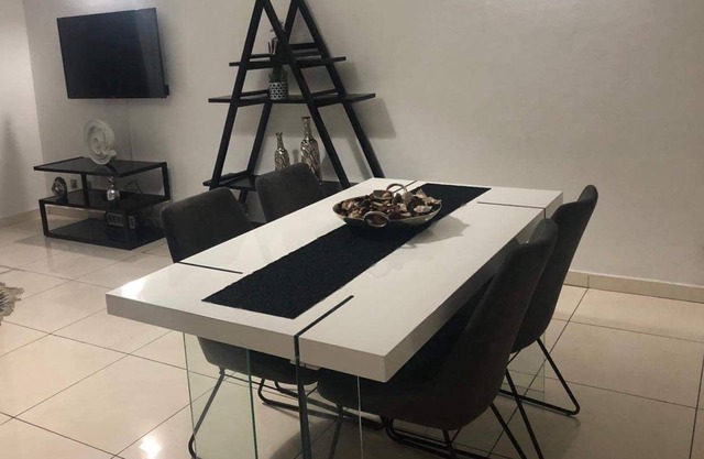 Diese Lodge in Abidjan ..