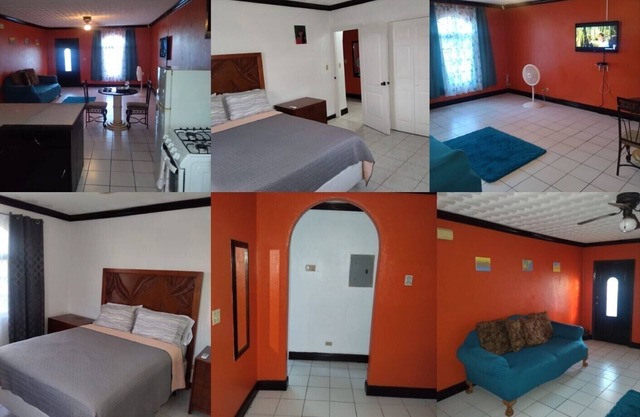 This property is centurally located to many beaches, restuarants and sites.