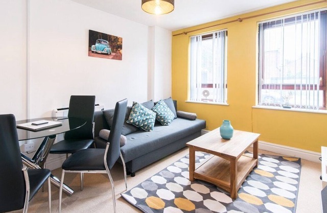 This serviced apartment is a 1 bedroom(s), 1 bathrooms, located in Mapperley, England.