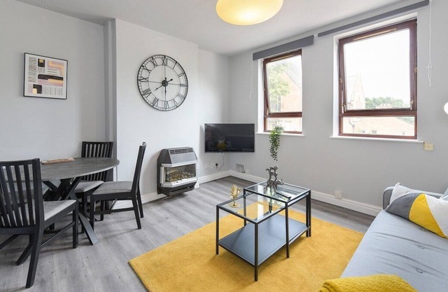This serviced apartment is a 1 bedroom(s), 1 bathrooms, located in Mapperley, England.