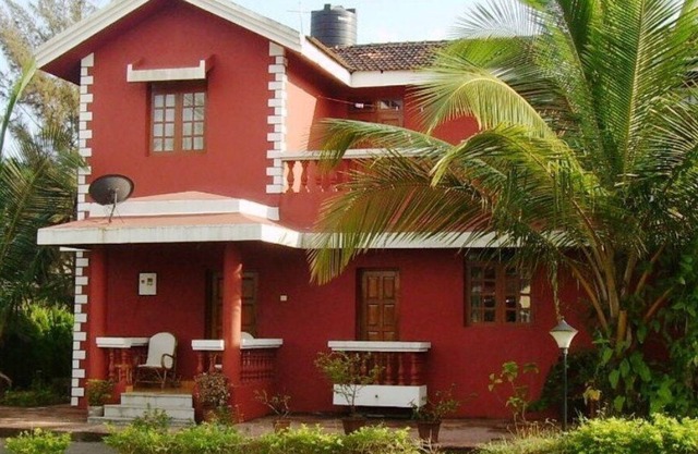 Diese geräumige Villa mit 3 Schlafzimmern liegt nur 300 m vom wunderschönen Strand von Varca entfernt