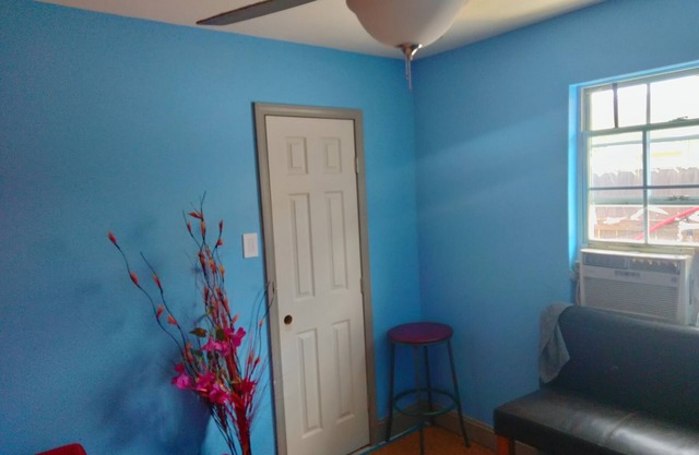 This stylish space has a hometown vibe w/ inexpensive transport to downtown NOLA