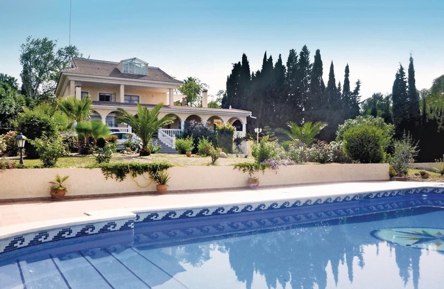 Elegante Ferienvilla mit fantastischem Poolbereich