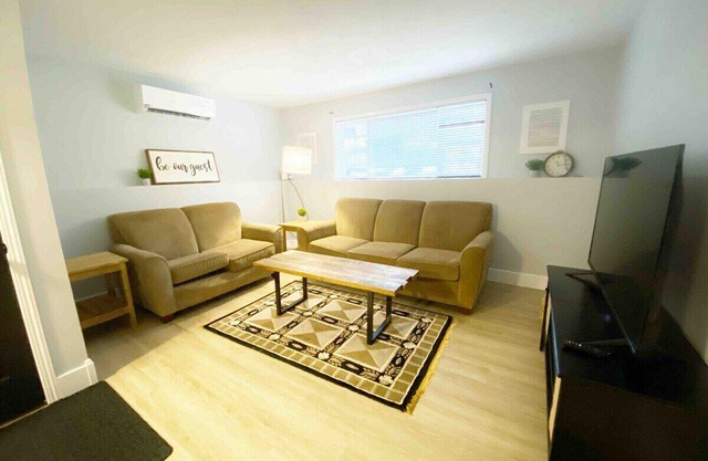 This sweet 3 bedroom apartment is located 10 mins outside of town