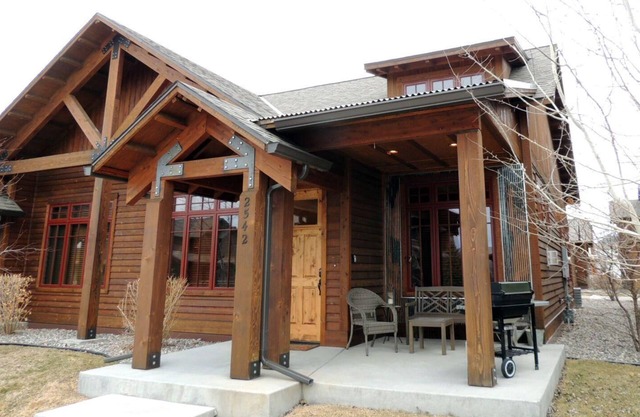 Dieses Stadthaus in Legend auf Bridger Creek Entwicklung ist schön fertig