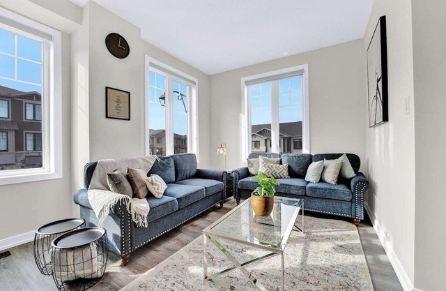 This townhouse is a 2 bedroom(s), 2.5 bathrooms, located in Cambridge, ON.