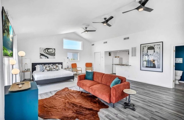 Thistle Hill Modern Barndominium wt Amazing View!