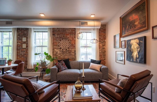 Thompson 212 · Thompson Block Loft - Modern and Historic