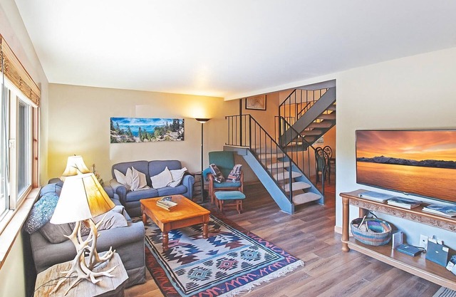 Thompson's Landing - 3 Schlafzimmer, 2. 5 Bäder - REMODELED CONDO