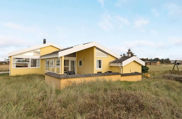"Thorir" - 542m from the sea by Interhome