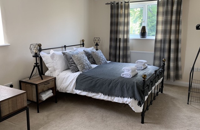 Thorn House a lovely home in Witney sleeps up to 14