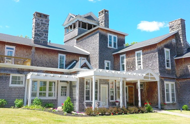 Thousand Island Hart House