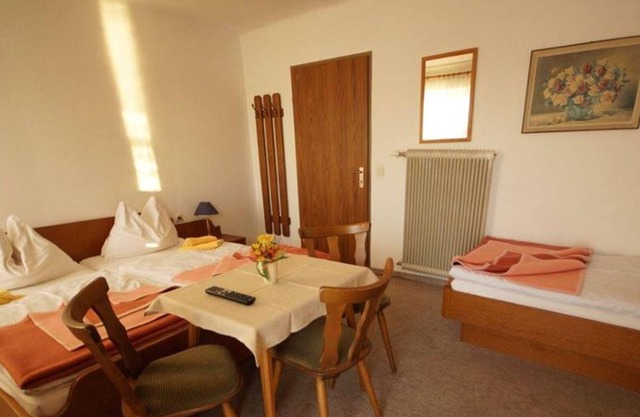 Drei- und Vierbettzimmer 15 Seeblick - Hotel Garni - Zur Landeroith GmbH
