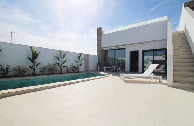 Three Bedroom Villa wit a Private Pool in San Pedro del Pinatar