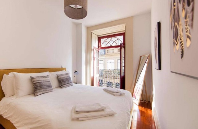 Three-bedroom apartment with 2 bathrooms and air conditioning