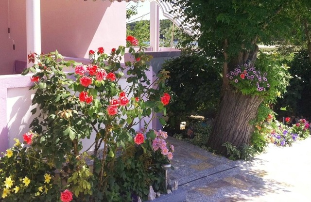 3-Zimmer-Ferienwohnung mit Terrasse Kampor, Rab (A-4985-a)