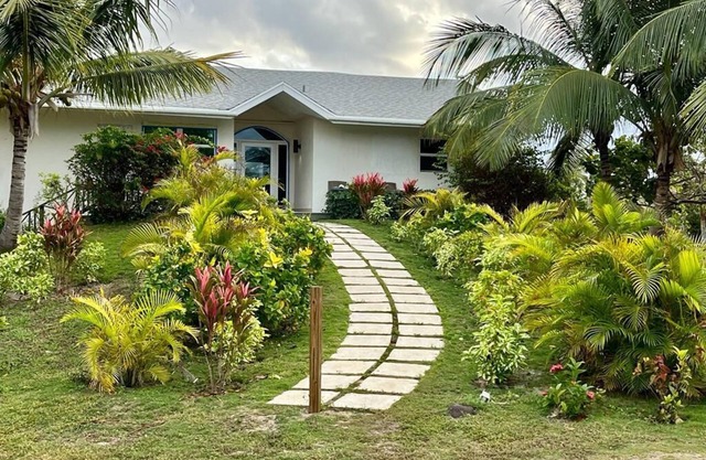 Three bedroom beach house on beautiful Double Bay beach