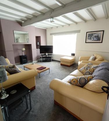 Three Bedroom Countryside Cottage