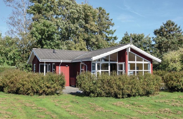 Three-Bedroom Holiday Home In Humble