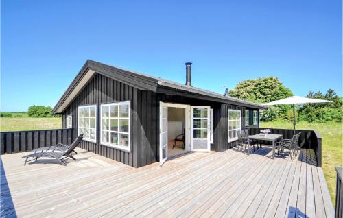 Three-Bedroom Holiday Home In Grenaa