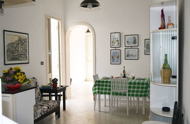 Ferienhaus mit drei Schlafzimmern ganz in der Nähe des Strandes in San Foca