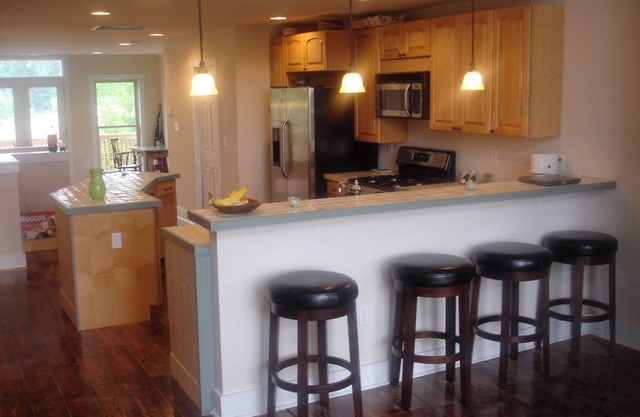 Three-bedroom home with four decks overlooking the Chesapeake Bay