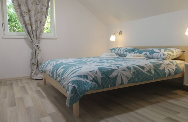 3-Zimmer-Ferienwohnung mit Balkon Smoljanac, Plitvice (A-12345-b)