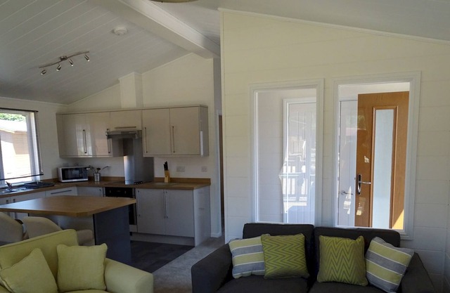 Three Bedroom Lodge 9