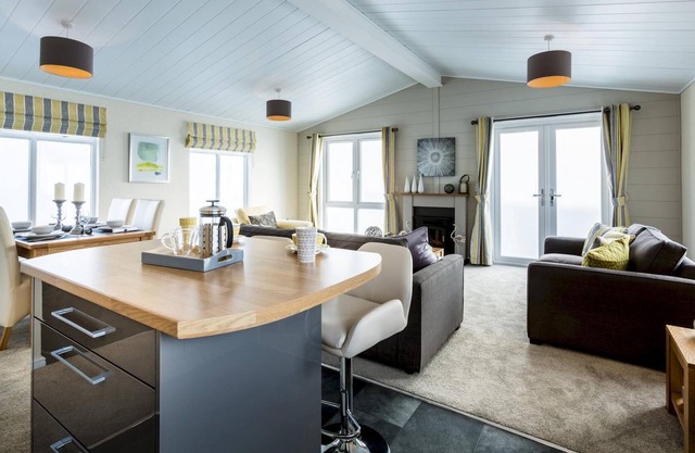 Three Bedroom Lodge 12