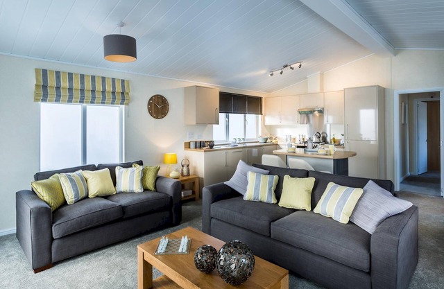 Three Bedroom Lodge 10