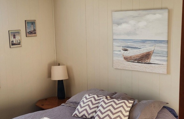 Three bedroom, single bath cottage on Cousins Shore