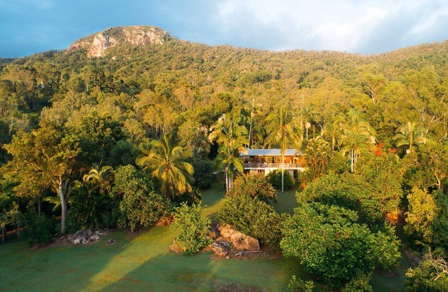 Three bedroom timber home sleeps 7