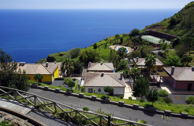 Villa mit drei Schlafzimmern im Dorf Cabo Girão