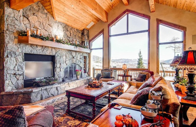 Three Peaks Mountain Lodge