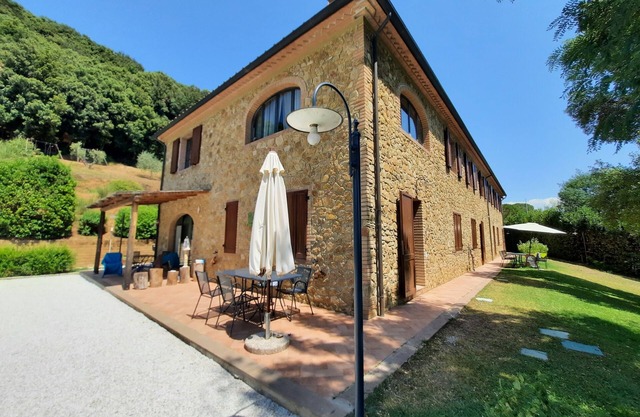 trilocale 4 + 2 in der Toskana mit Pool und Garten (am Meer)