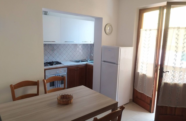 Drei-Zimmer-Wohnung nur wenige Schritte vom Strand und der Fußgängerzone von Marina di Campo
